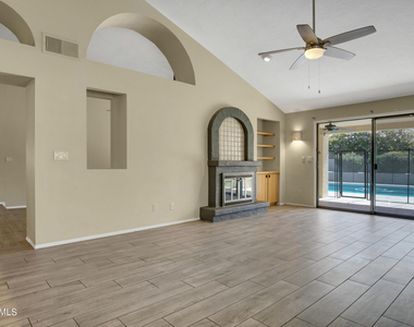 16035 N 10th Street - Photo Thumbnail 7