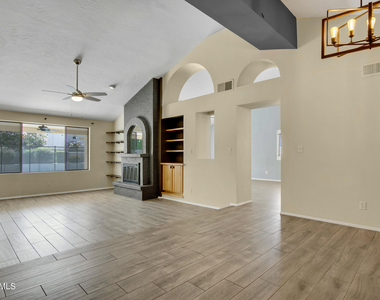16035 N 10th Street - Photo Thumbnail 1