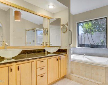 16035 N 10th Street - Photo Thumbnail 12