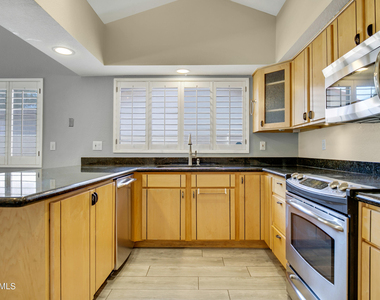 16035 N 10th Street - Photo Thumbnail 5
