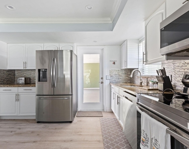 10044 Dasheen Avenue - Photo Thumbnail 5