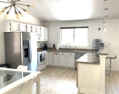 1905 E Anchor Drive - Photo Thumbnail 2
