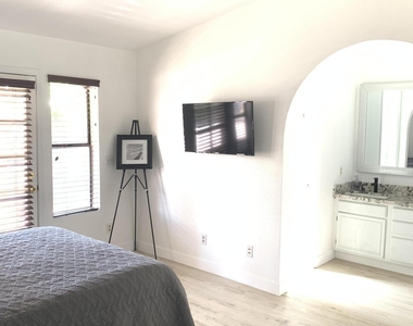 1905 E Anchor Drive - Photo Thumbnail 8