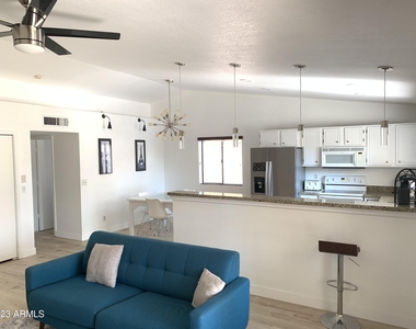 1905 E Anchor Drive - Photo Thumbnail 3