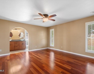 5345 E Crocus Drive - Photo Thumbnail 16