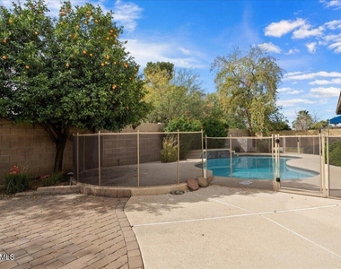 5345 E Crocus Drive - Photo Thumbnail 26