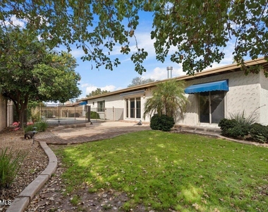 5345 E Crocus Drive - Photo Thumbnail 3