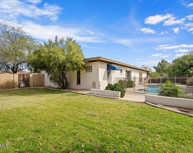 5345 E Crocus Drive - Photo Thumbnail 2