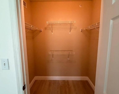 6386 Emerald Dunes Drive - Photo Thumbnail 9