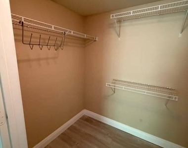 6386 Emerald Dunes Drive - Photo Thumbnail 8