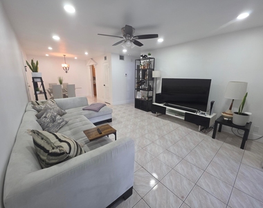 6391 Bay Club Drive - Photo Thumbnail 13