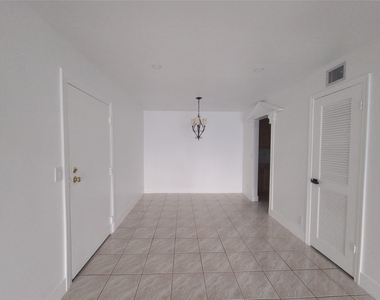 6391 Bay Club Drive - Photo Thumbnail 18