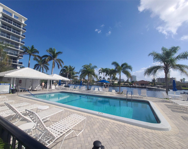 6391 Bay Club Drive - Photo Thumbnail 30