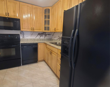 6391 Bay Club Drive - Photo Thumbnail 9