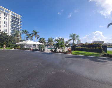 6391 Bay Club Drive - Photo Thumbnail 29