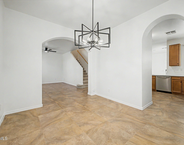 886 S Huish Drive - Photo Thumbnail 9