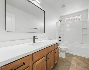 886 S Huish Drive - Photo Thumbnail 34