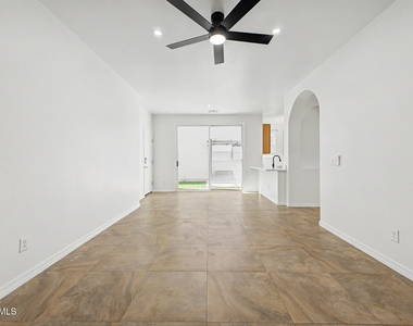 886 S Huish Drive - Photo Thumbnail 10