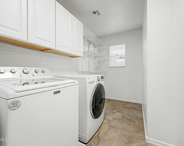 886 S Huish Drive - Photo Thumbnail 35