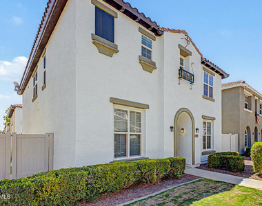 886 S Huish Drive - Photo Thumbnail 3