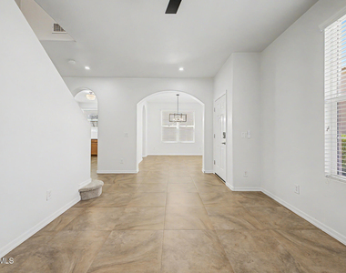 886 S Huish Drive - Photo Thumbnail 7