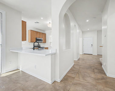 886 S Huish Drive - Photo Thumbnail 12