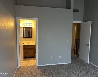 7801 N 44th Drive - Photo Thumbnail 16