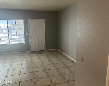 7801 N 44th Drive - Photo Thumbnail 2