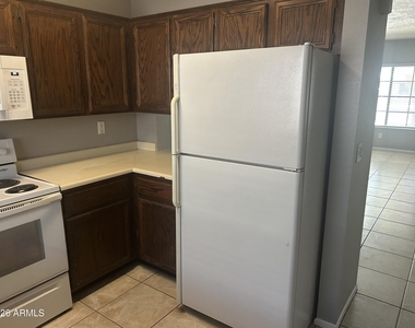 7801 N 44th Drive - Photo Thumbnail 4