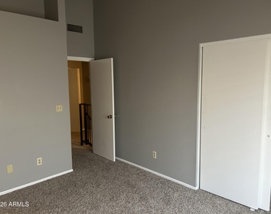 7801 N 44th Drive - Photo Thumbnail 14