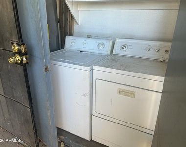 7801 N 44th Drive - Photo Thumbnail 5