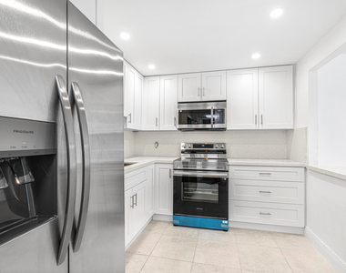 7081 Environ Boulevard - Photo Thumbnail 2