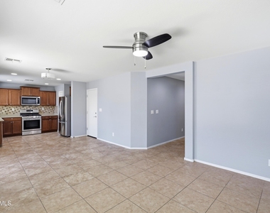 1717 W Buckhorn Trail - Photo Thumbnail 3