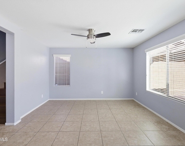 1717 W Buckhorn Trail - Photo Thumbnail 4
