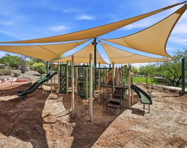 1717 W Buckhorn Trail - Photo Thumbnail 27