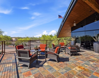1717 W Buckhorn Trail - Photo Thumbnail 32