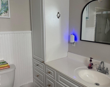 13174 Eastpointe Way - Photo Thumbnail 4