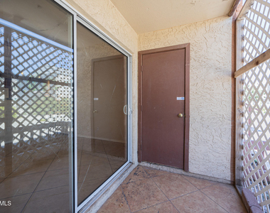 2121 W Royal Palm Road - Photo Thumbnail 19