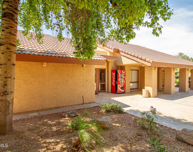 2121 W Royal Palm Road - Photo Thumbnail 21