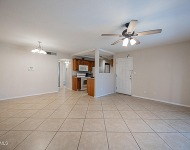 2121 W Royal Palm Road - Photo Thumbnail 4
