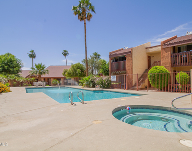 2121 W Royal Palm Road - Photo Thumbnail 23