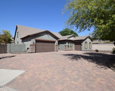 2192 E Coconino Place - Photo Thumbnail 43