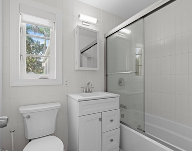 426 48th Street - Photo Thumbnail 10