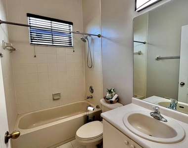 8874 Nw 182nd Street - Photo Thumbnail 25