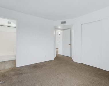 10815 N 15th Lane - Photo Thumbnail 10