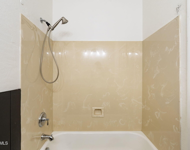 6518 W Bent Tree Drive - Photo Thumbnail 31