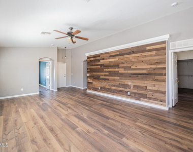 10960 W Taft Street - Photo Thumbnail 4