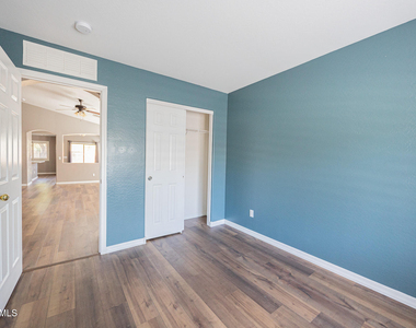 10960 W Taft Street - Photo Thumbnail 17
