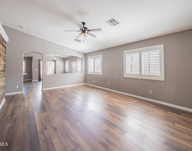 10960 W Taft Street - Photo Thumbnail 6