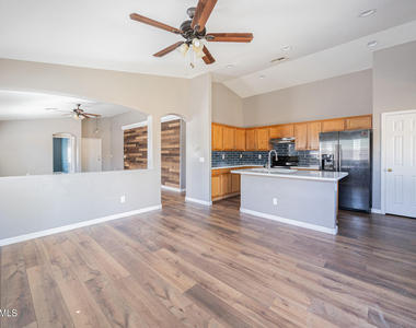 10960 W Taft Street - Photo Thumbnail 9